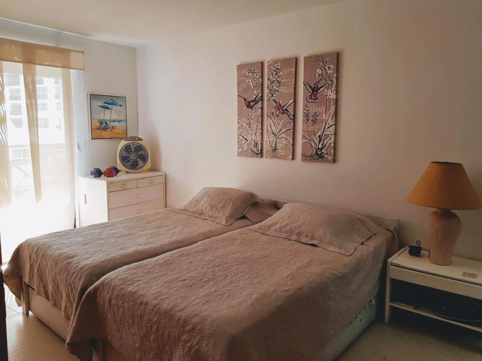 Apartamento 1 Cuadra De La Playa Principal *